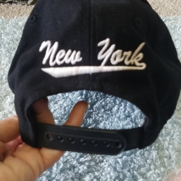 New York Baseball cap - Picture 3 of 4